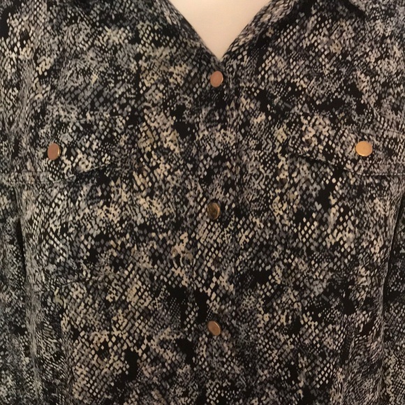 Snake skin Print Blouse - Picture 2 of 4